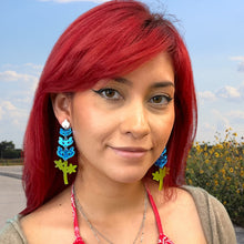 Load image into Gallery viewer, Bluebonnet earrings